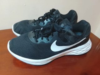 Zapatillas Nike Negras y Blancas