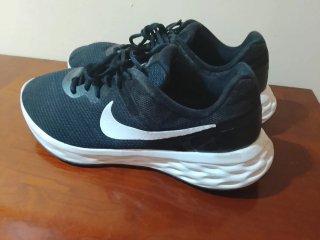 Zapatillas Nike Negras y Blancas
