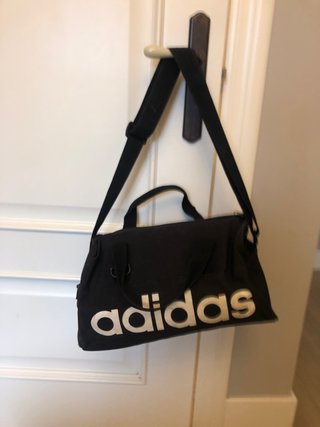 Bolsa deportiva Adidas negra