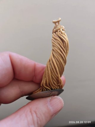 Pulsera artesanal con hilo de seda