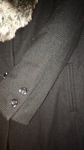 Gaban negro con cuello pelo desmontable