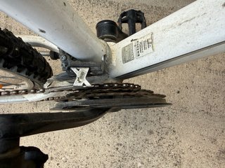 Bicicleta 26' 21 velocidades B'TWIN