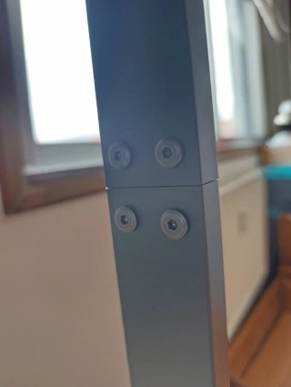 Estantería de madera y metal