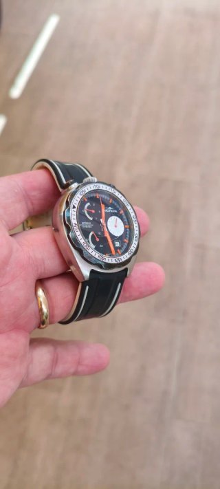 Reloj Mondia