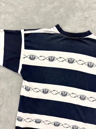 Maglia Vintage a Strisce con grafica Nautica