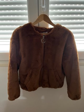 Chaqueta pelo sintético marrón