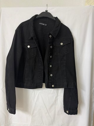 Chaqueta vaquera corta negra