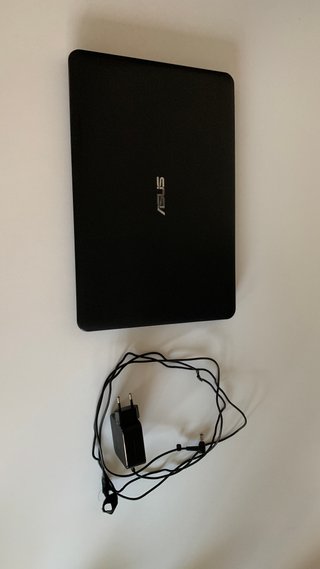 Portátil Asus F555Y Negro