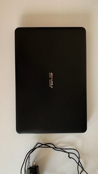Portátil Asus F555Y Negro