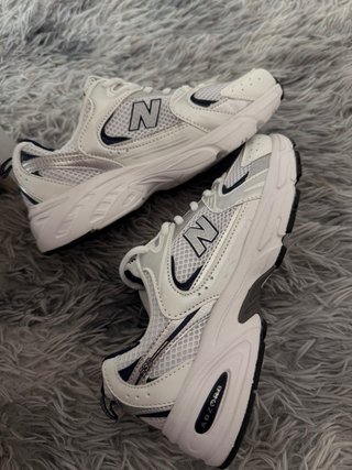 New Balance 530 Talla 39 Plata/Blanco