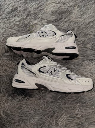 New Balance 530 Talla 39 Plata/Blanco