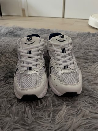New Balance 530 Talla 39 Plata/Blanco