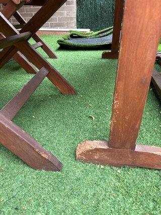 Mesa de jardín y 4 sillas con cojines