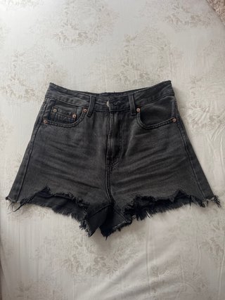 Shorts vaqueros negros desgastados