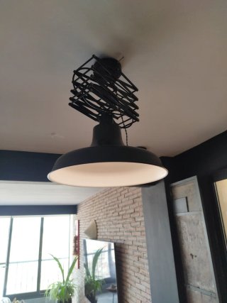 Lámpara de techo o pared extensible de metál negro