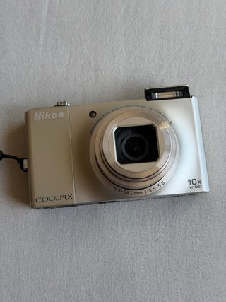 Nikon Coolpix S8000 Camara Digital Dorada