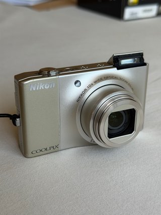 Nikon Coolpix S8000 Camara Digital Dorada