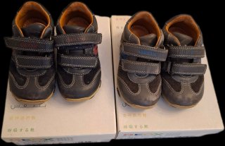 Zapatos azul marino y gris