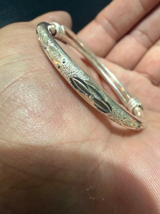 Pulsera de plata grabada