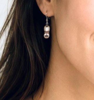 Pendientes y colgante de sandalia, beige y marrón