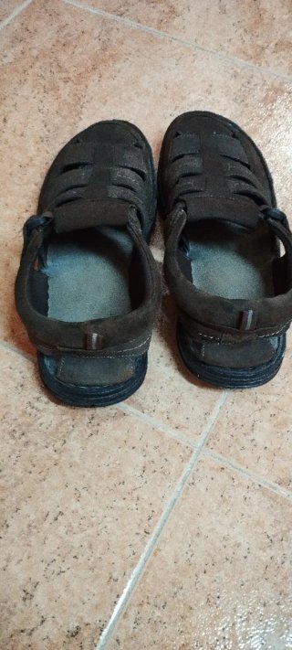 Cangrejeras de piel seminuevas (marrón y negro)