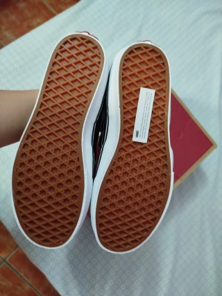 Zapatillas Vans Negras y Blancas Velcro