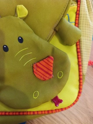 Mochila infantil de dinosaurio