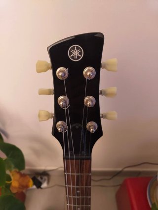 Guitarra Eléctrica Yamaha Revstar RSE20 Blanca