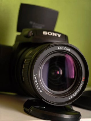 Sony Cyber-shot DSC-R1 Zeiss APS-C | Para reparar