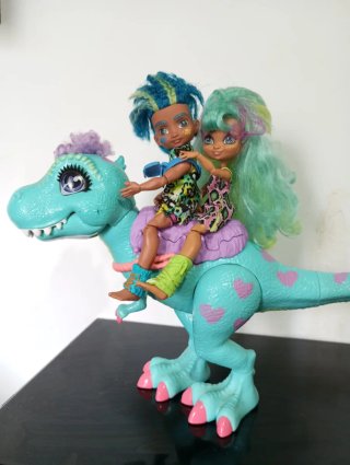 Muñecos Cave Club con Dinosaurio Mattel