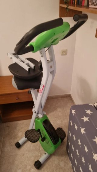 Bicicleta Estática Verde y Blanca plegable