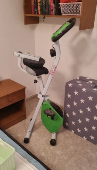 Bicicleta Estática Verde y Blanca plegable