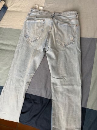 Vaqueros Bershka largos rotos