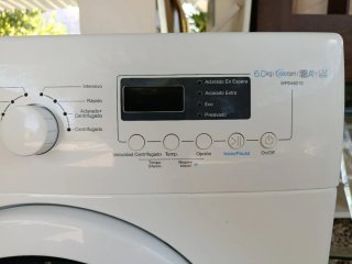 Lavadora Hisense Carga Frontal Blanca