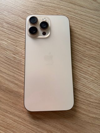 iPhone 16 Pro Max Dorado Como Nuevo