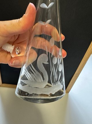 Bottiglia in vetro decorata con tappo