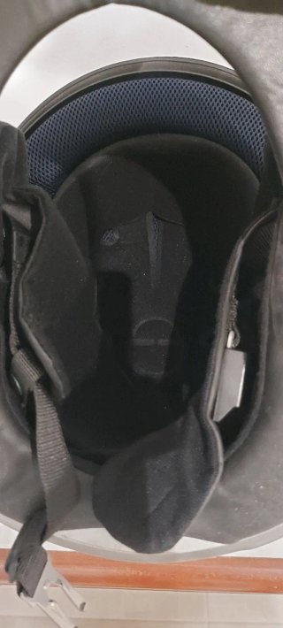Casco de moto Shuberth plateado con visera