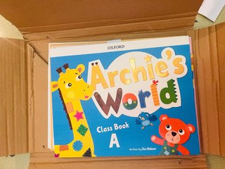 Vendo libro ARCHIE’S WORLD A CLASS BOOK PACK