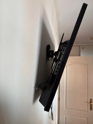 Televisión Bluesense Negra con Soporte