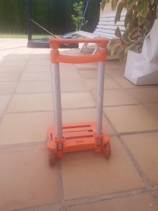Carro para mochila naranja