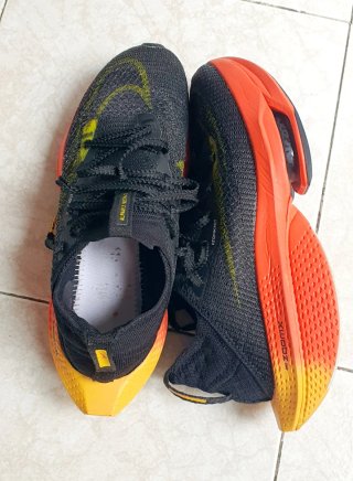 Nike Zoom 39.5 Negro Naranja