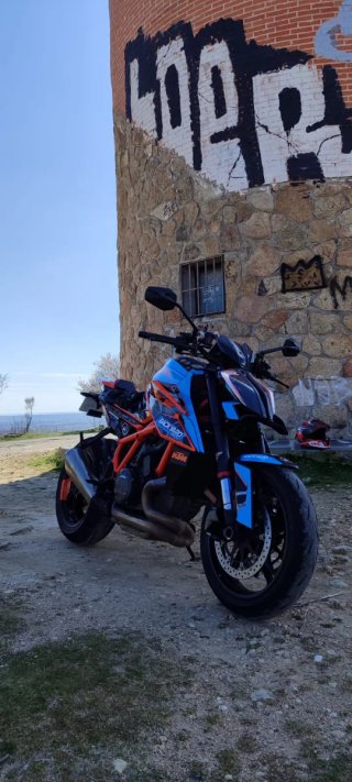 KTM 1290 Super Duke R 2022