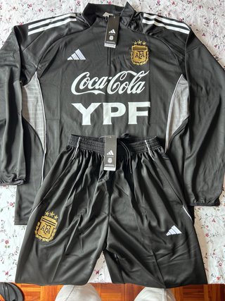 Chándal Adidas Argentina Negro y Dorado