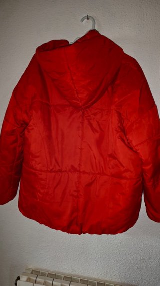 Chaqueta roja acolchada