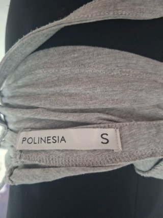 Camiseta tirantes gris espalda descubierta