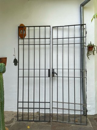 Reja de hierro macizo para balcón
