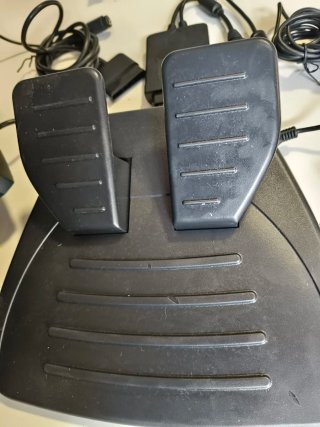 Volante Thrustmaster Ferrari