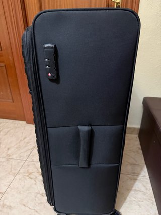 Maleta de viaje IT Luggage grande negra A ESTRENAR