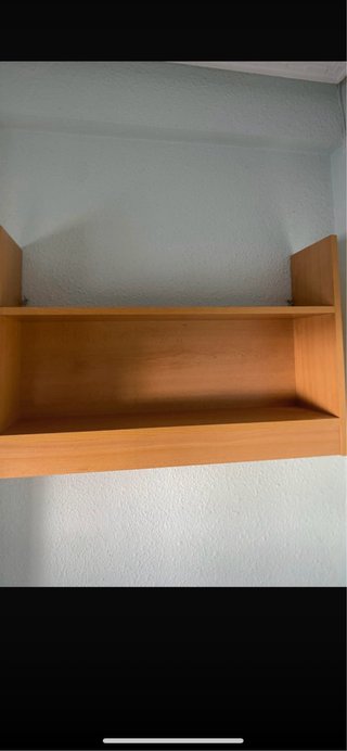 Estantería de madera