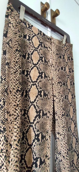 Pantalón Zara Estampado Serpiente